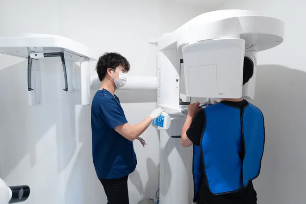 歯科用CTで撮影する様子